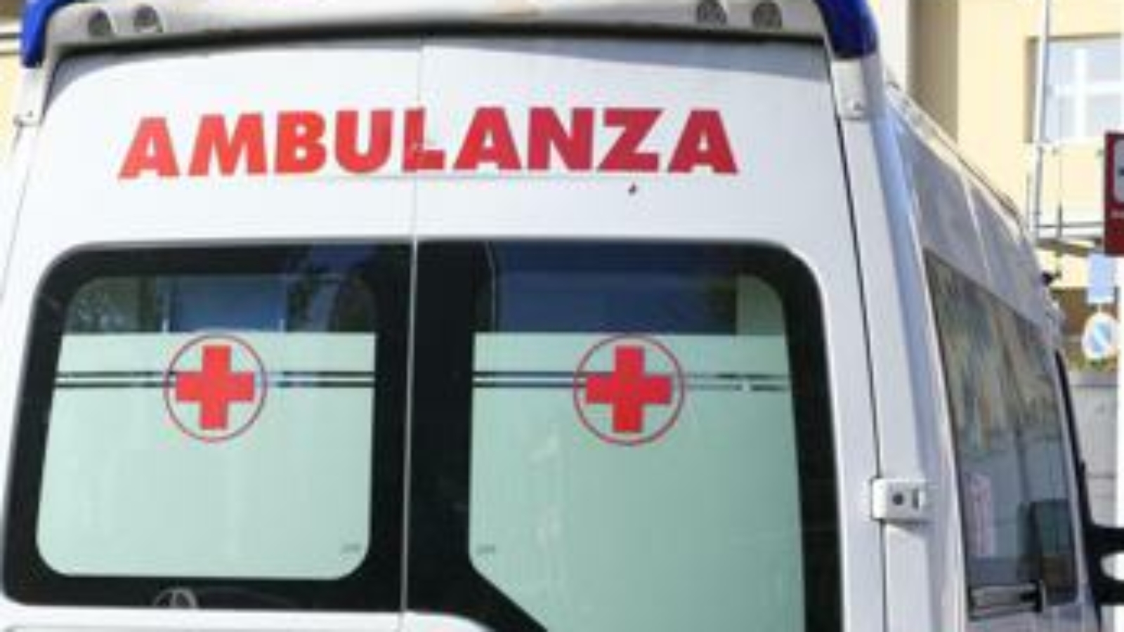 "Mi licenzio e lascio il 118. A nessuno importa di noi". L'addio di un medico delle ambulanze