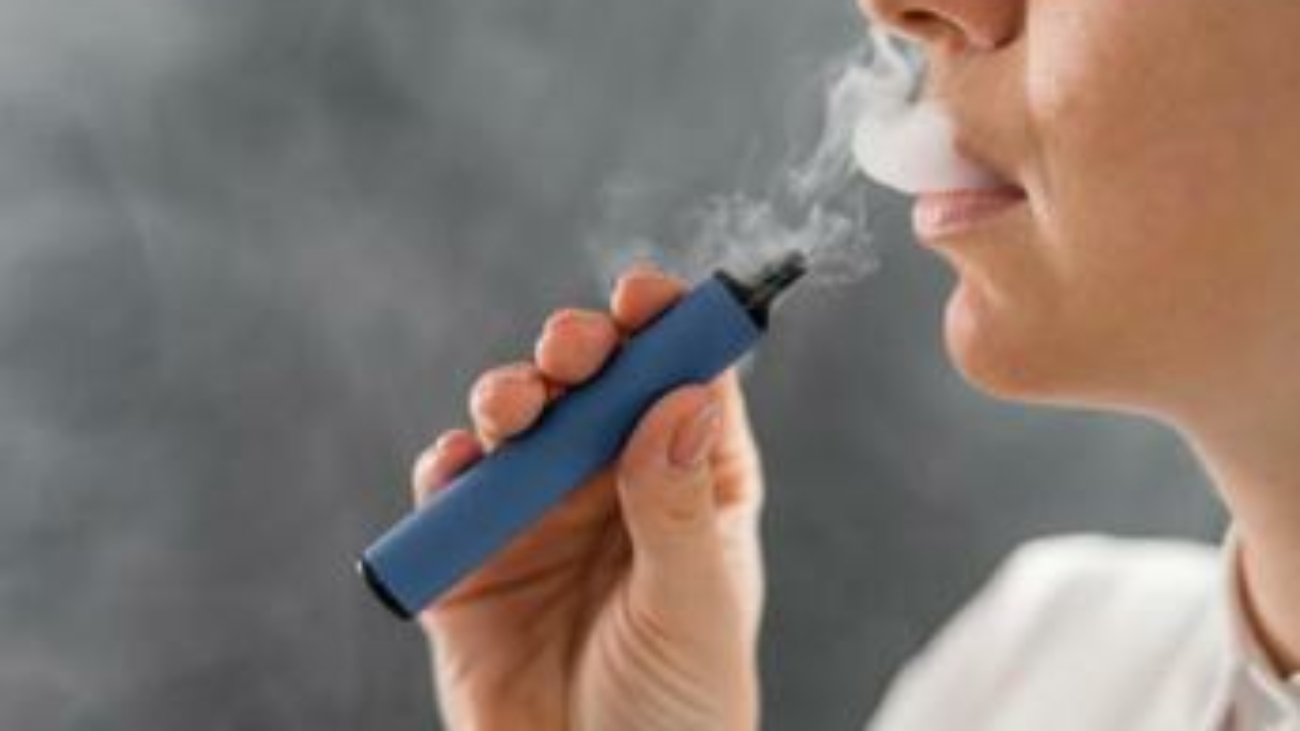 Fumo, esperti: "E-cig aiutano a smettere più dei sostituti della nicotina"