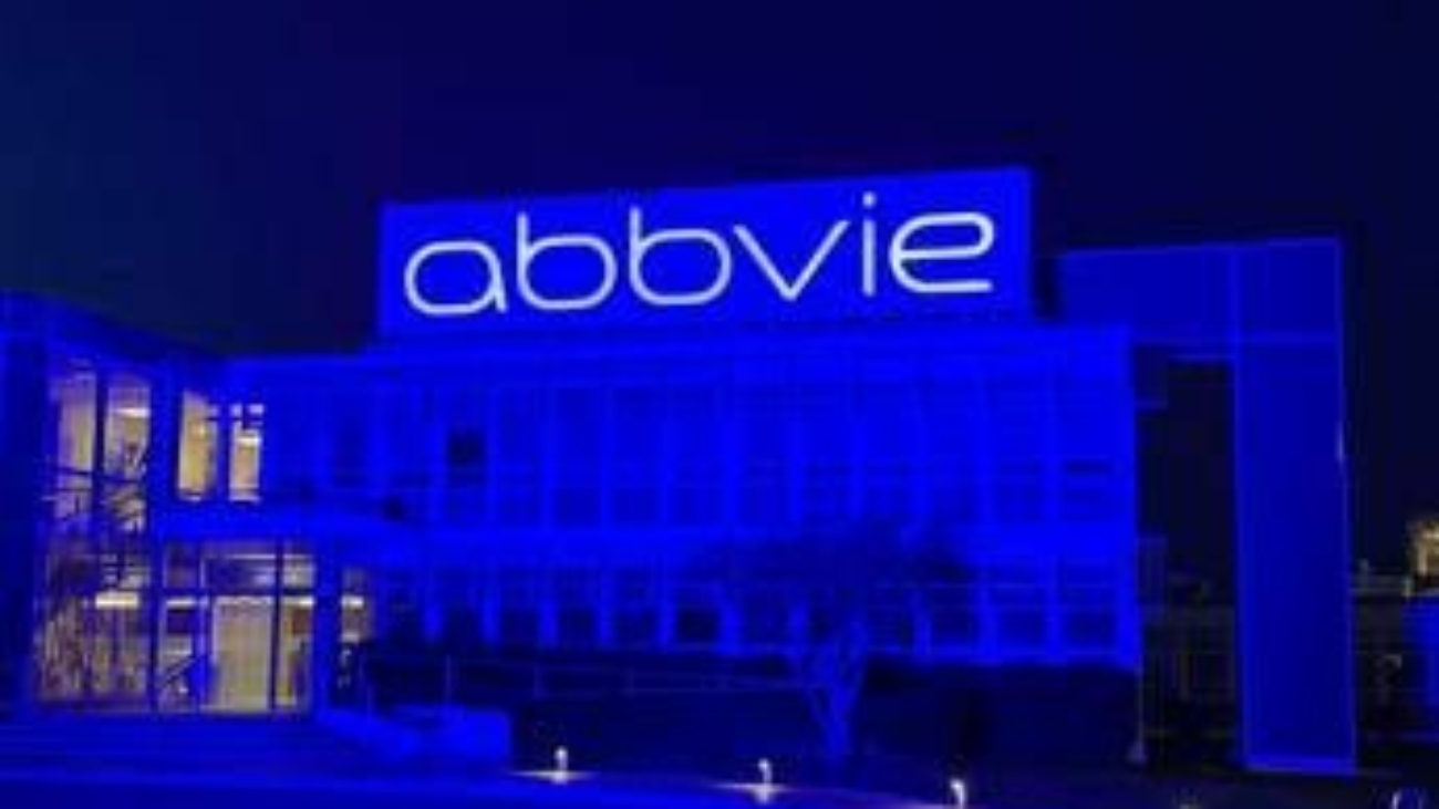 Giornata mondiale del Parkinson, AbbVie per 'Spark the night' si illumina di blu
