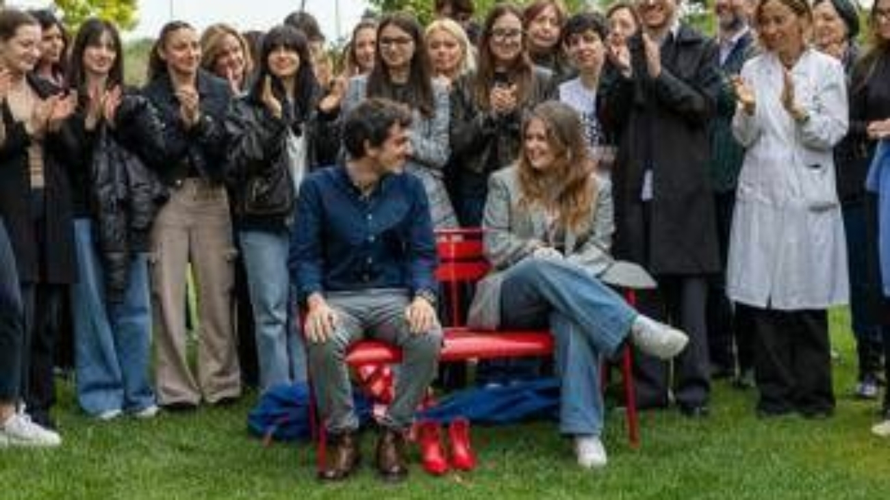 Violenza di genere, una panchina rossa nel Campus Cattolica di Roma