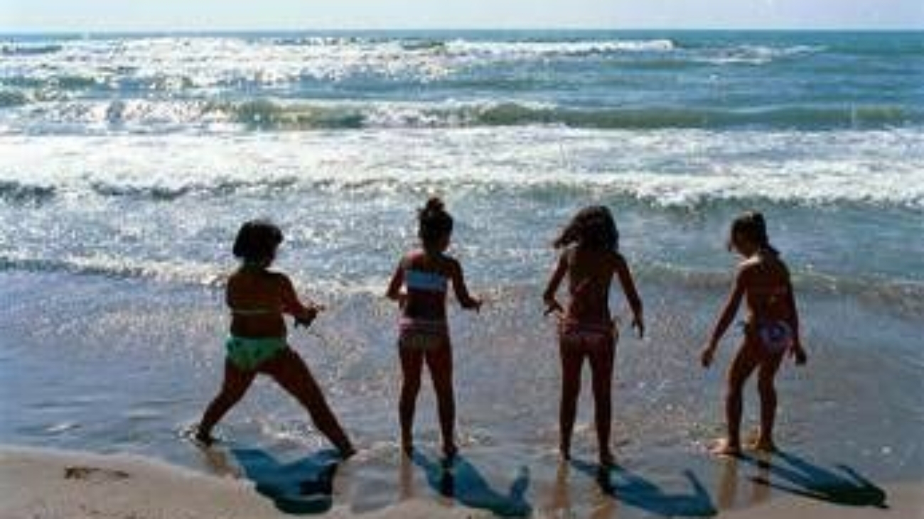 Bandiere verdi 2025, ecco le 158 spiagge a misura di bimbi scelte dai pediatri