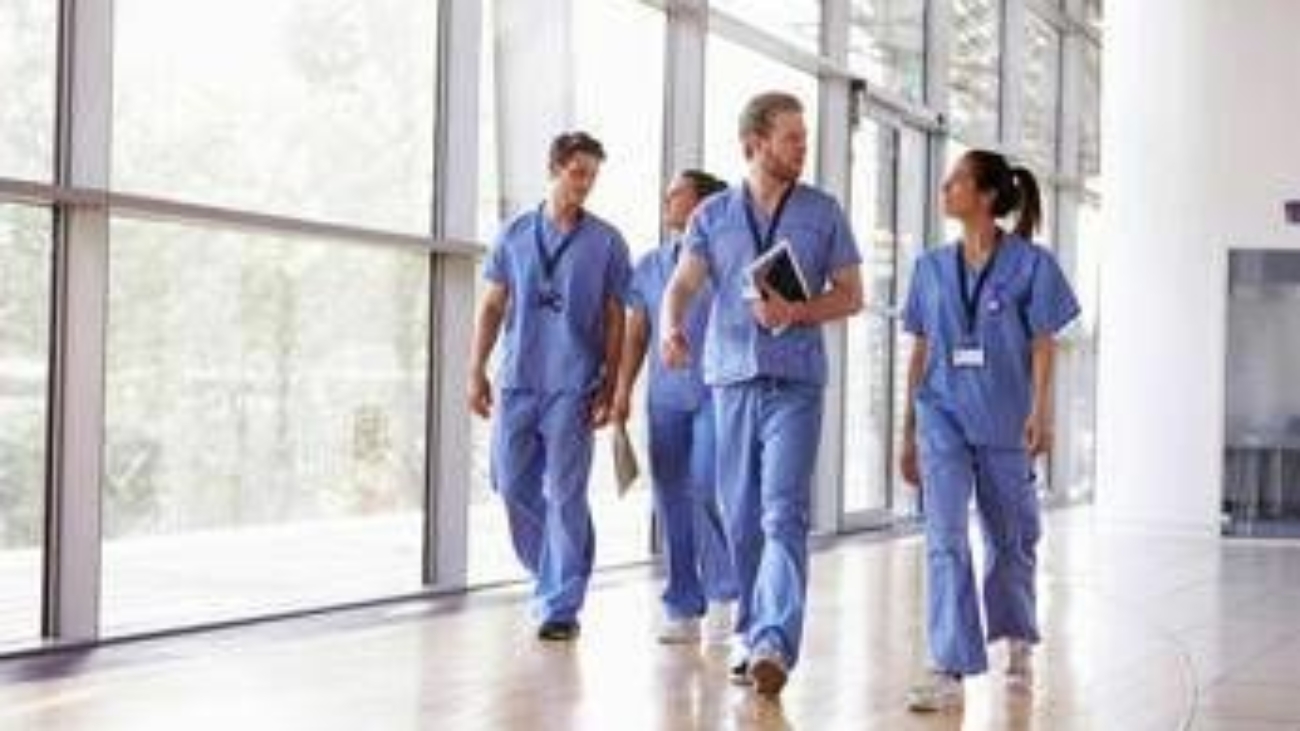 Sanità, Osservatorio infermieri: il 58% valuta di lasciare e il 51% ha subito un'aggressione