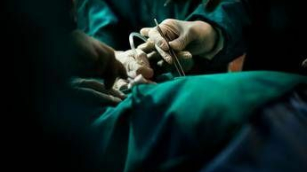 Trapianto eccezionale a Palermo, 77enne dona il rene alla figlia