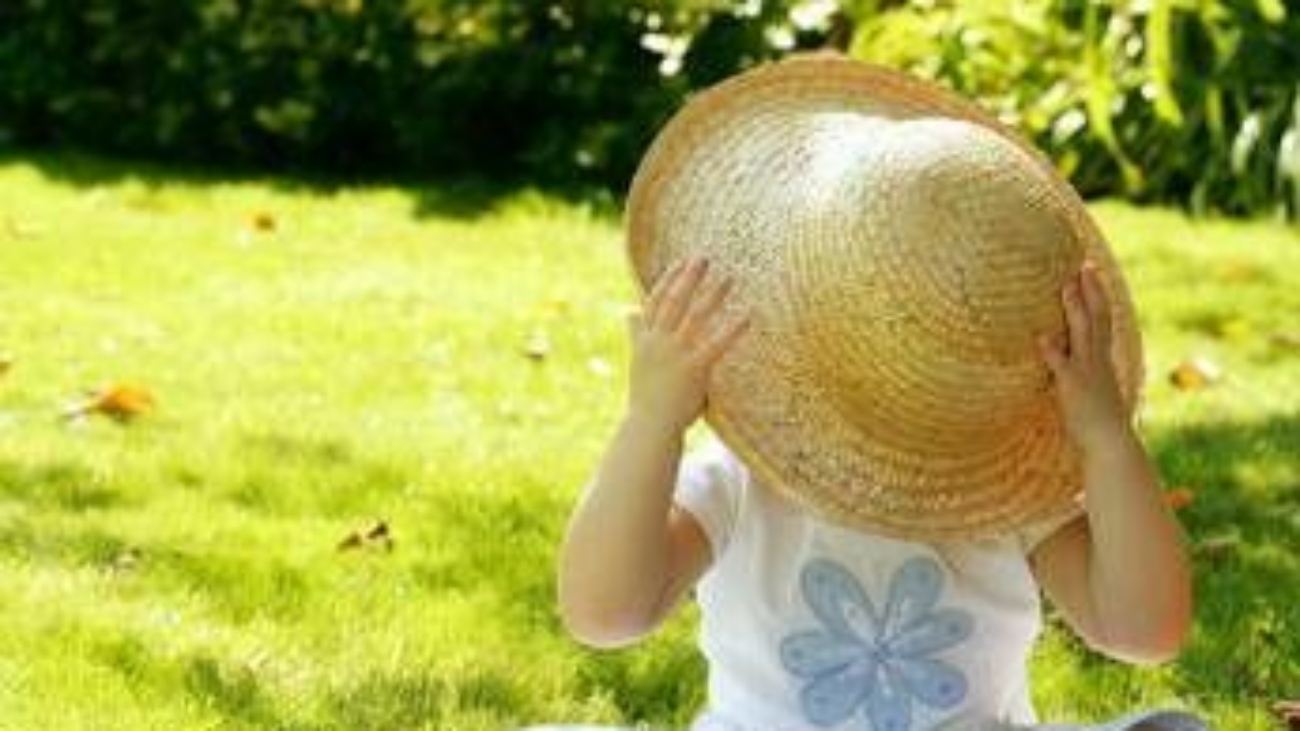 Caldo, pediatri: "Bambini a rischio tra colpi di calore e disidratazione"