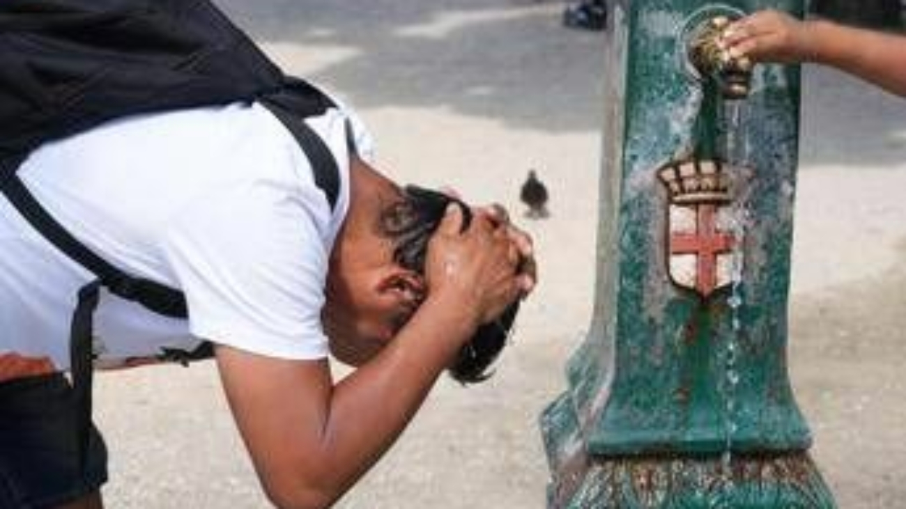 Troppo caldo in Lombardia, stop al lavoro esterno dalle 12.30 alle 16: chi si ferma