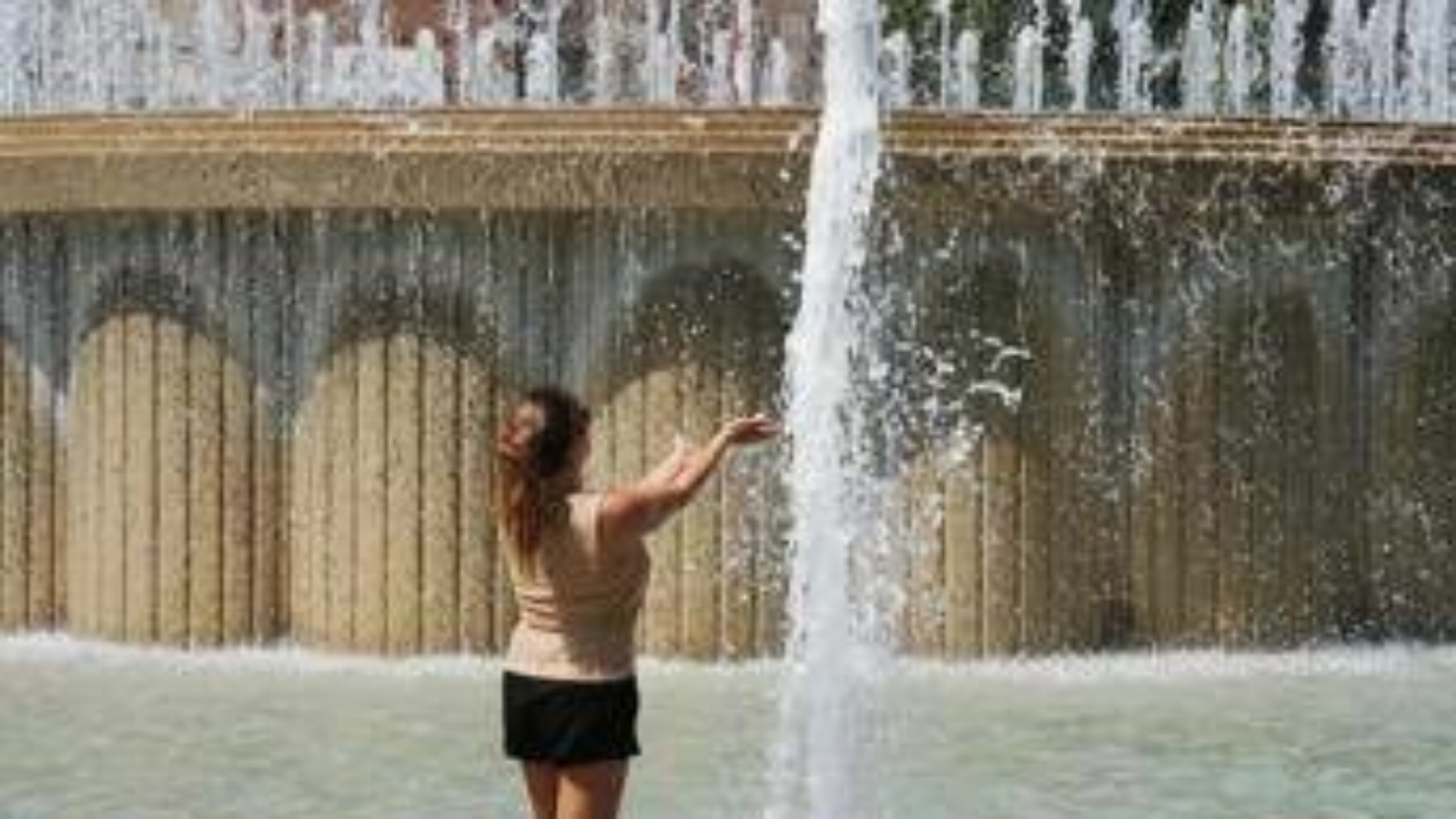 Caldo, oggi allerta arancione in 7 città per le alte temperature
