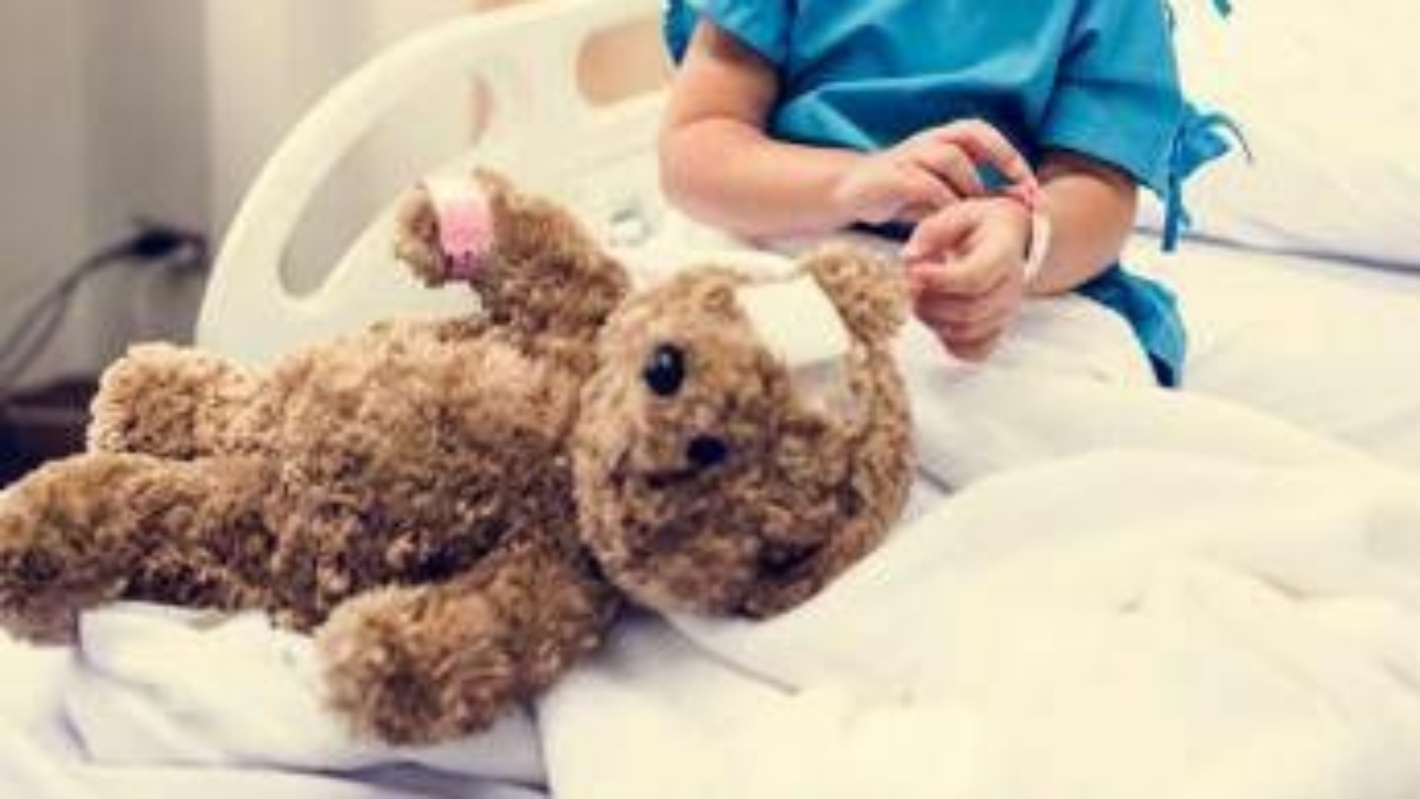 Bambina in fin di vita per il morbillo, Bassetti: "Bisogna tornare a parlare di vaccini"