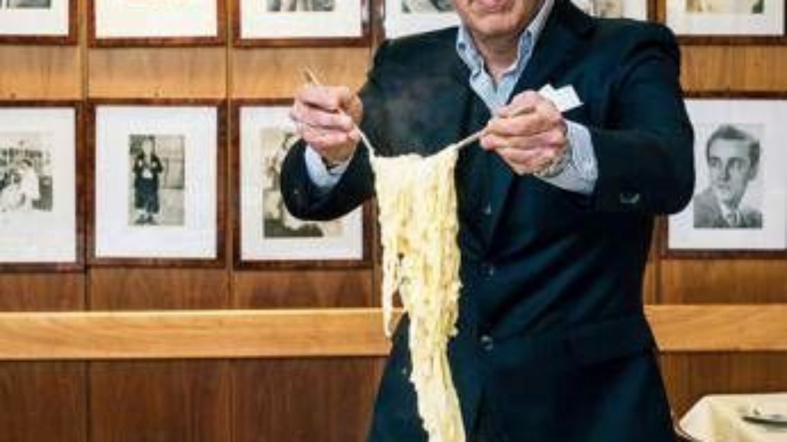 Le Fettuccine Alfredo? "Un'alchimia di soli 3 ingredienti, diffidate dalle imitazioni"