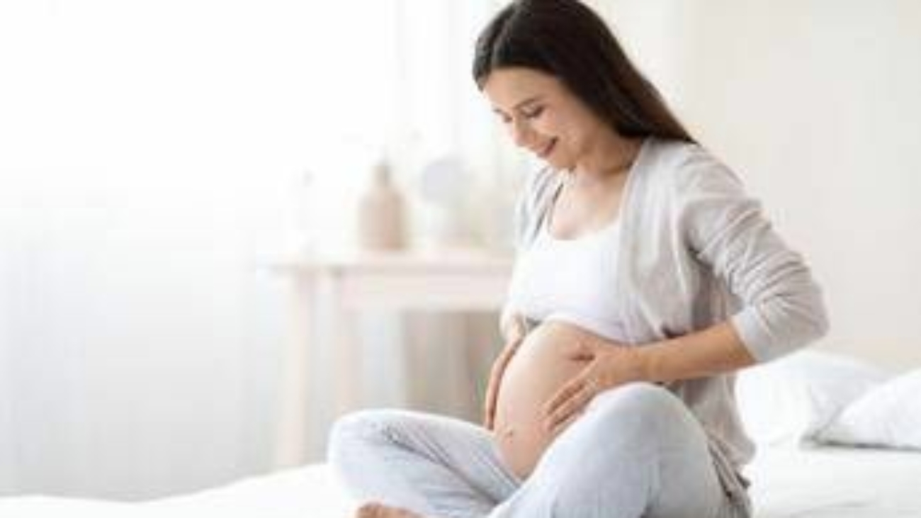 Utero in affitto, "non poter diventare madri è una malattia": appello alla premier Meloni