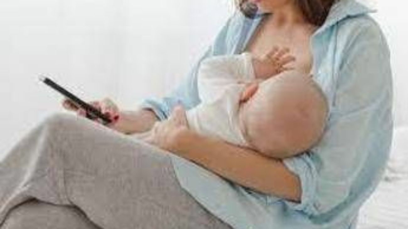 Settimana dell'allattamento, decalogo Iss per la poppata in vacanza