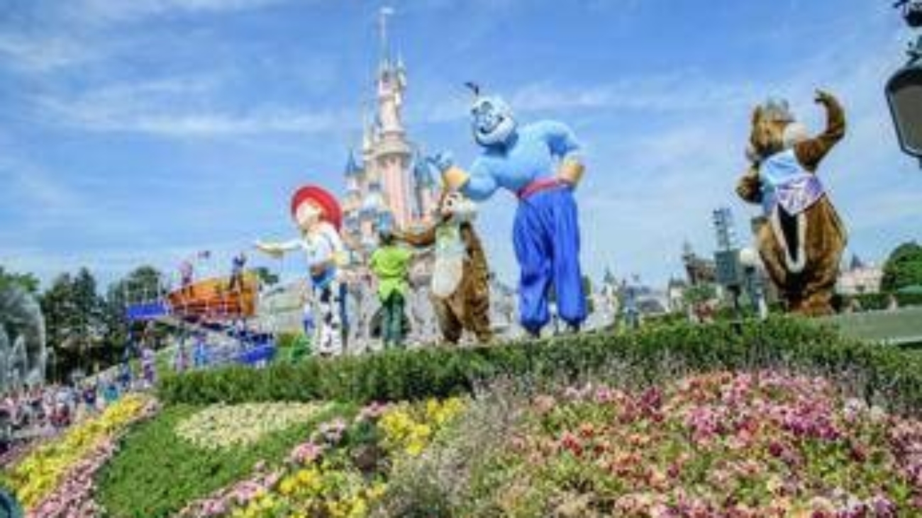 A Disneyland Parigi in camper. "Così regaliamo ai bimbi con disabilità il viaggio dei sogni"