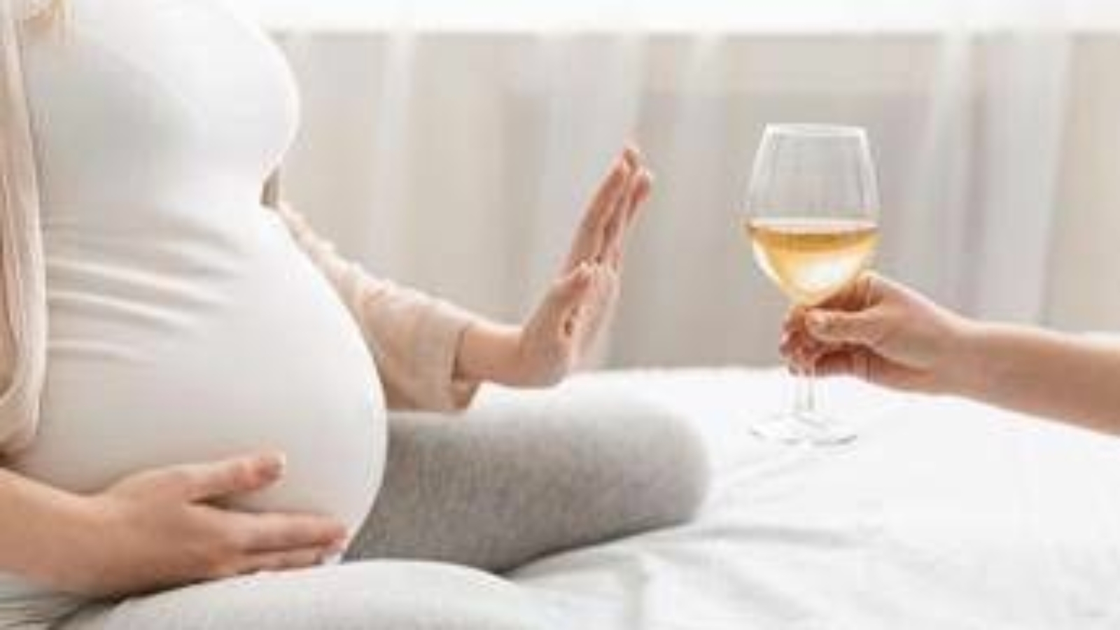 Neonatologi, 'in Italia 2.500 casi l'anno di disturbi feto-alcolici'