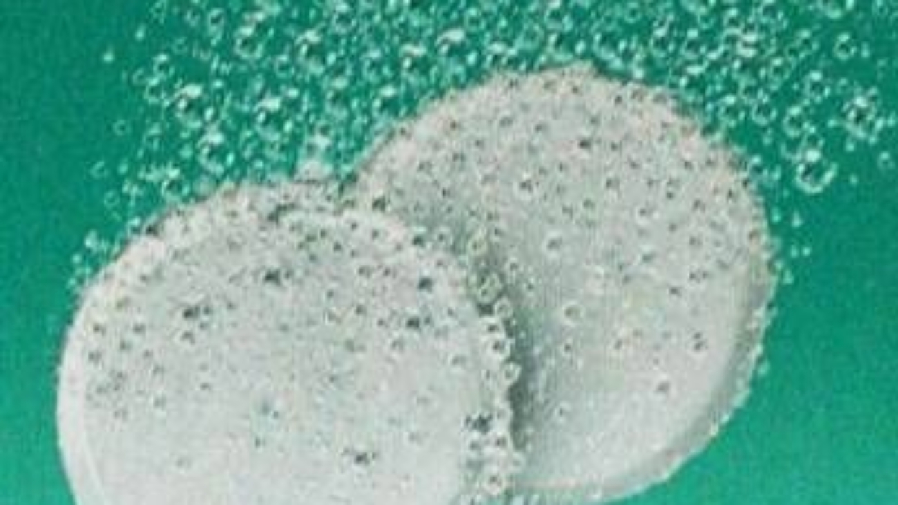 Cancro colon-retto, Aspirina dimezza rischio recidive: lo studio