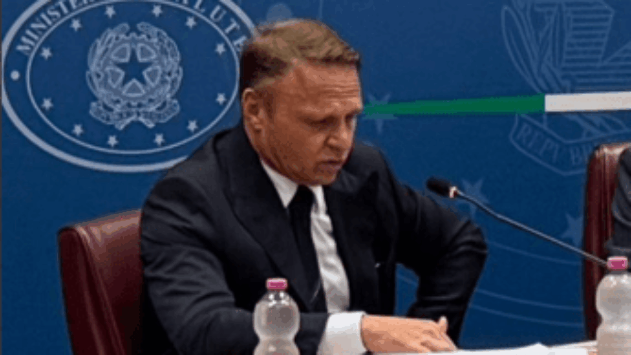 Lollobrigida: "Tutelare miele italiano da prodotti scadenti di Paesi extra Ue"