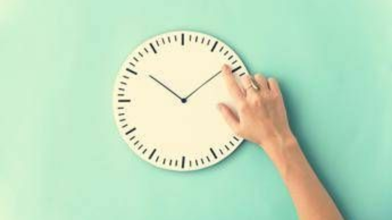 Ora solare, effetto-fuso sull'orologio biologico: quali cibi scegliere e quando mangiare