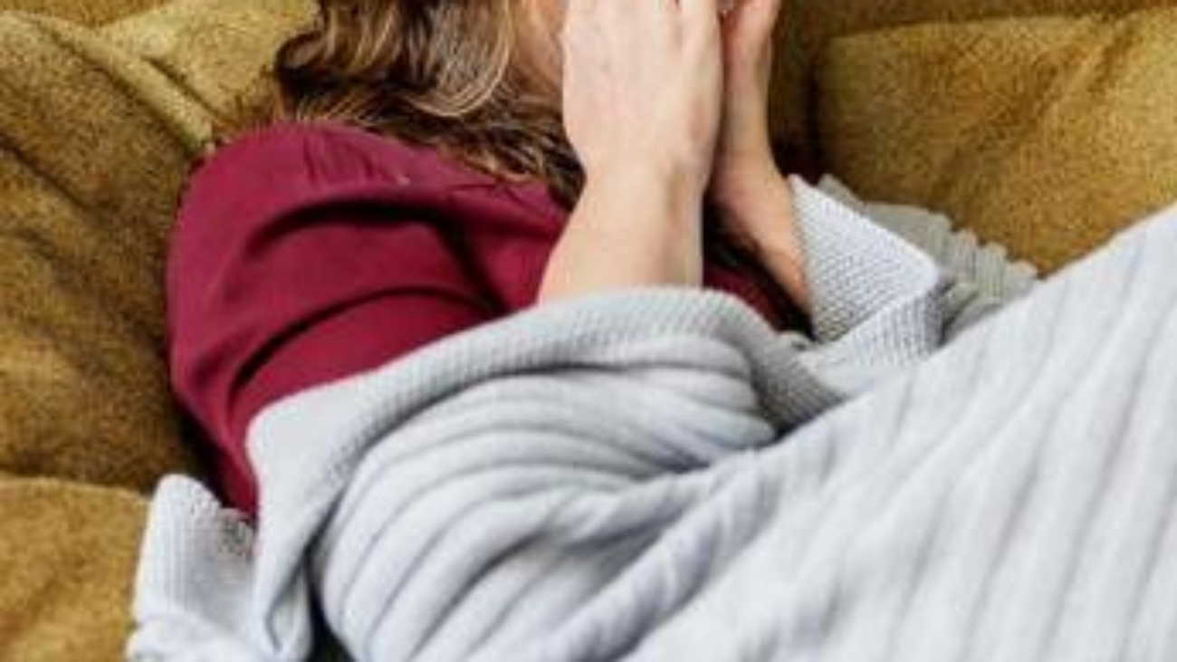 Influenza, Pregliasco: "Colpirà 16 milioni di italiani con picco a Natale, vaccinarsi subito anche per Covid"