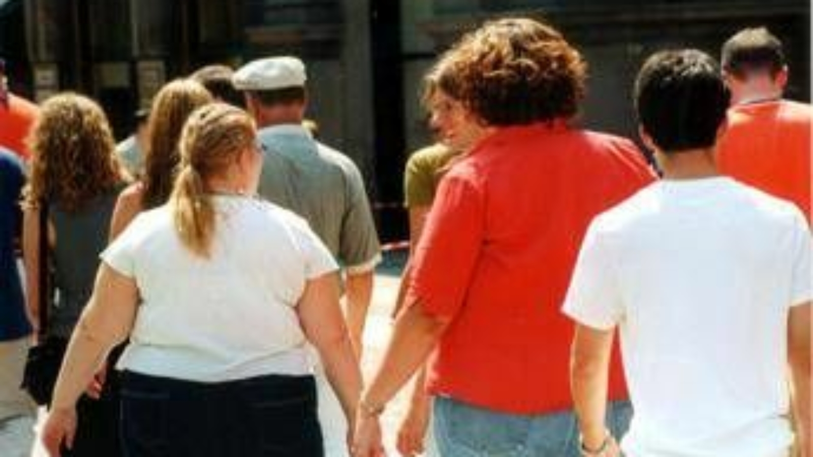 Cancro in aumento tra giovani e anziani: è correlato all'obesità, lo studio