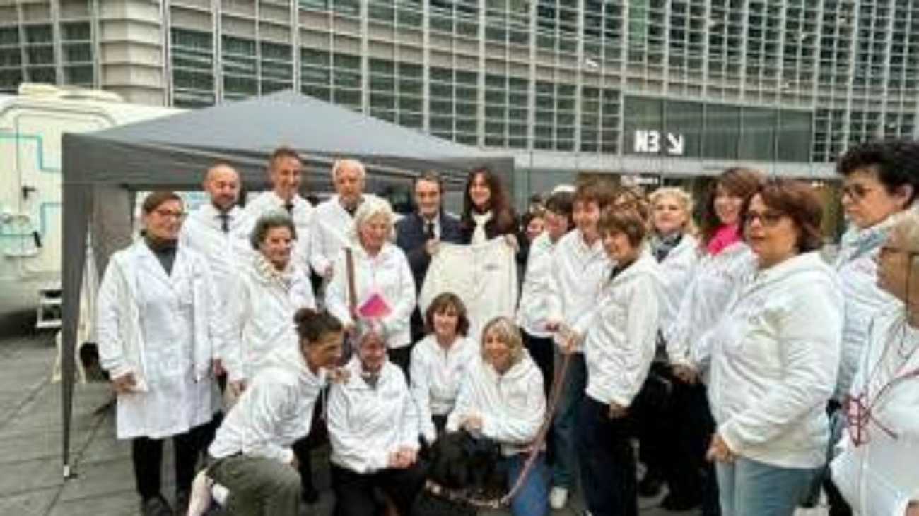 Tumori, in Lombardia camper prevenzione, Fontana: "Rafforzeremo accesso a screening"