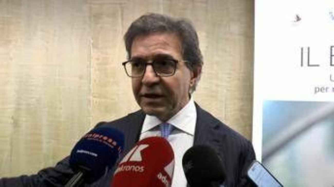 Tumori, De Laurentiis: "Non c'è un solo cancro ma molte malattie, carta identità va definita subito"