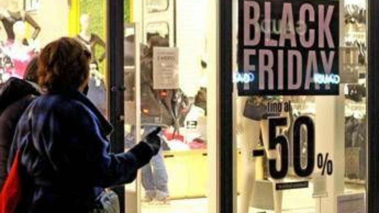 Cosa succede al cervello durante il Black Friday? La scienza svela perché compriamo troppo