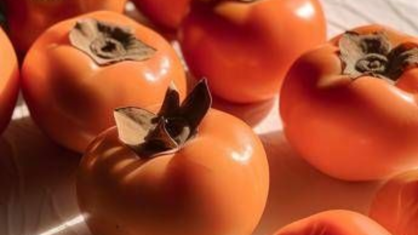 Non solo dolci: tutti i benefici dei cachi che devi conoscere