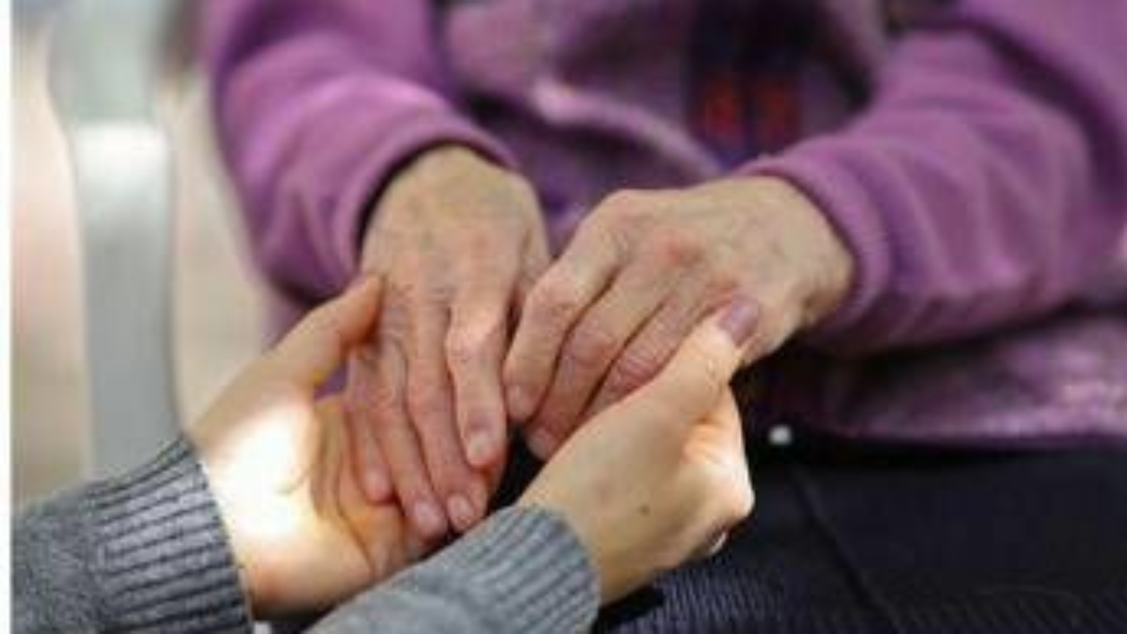 Quasi 7 milioni tra pazienti oncologici e caregiver, premio Incontradonna 'narrazione come cura'