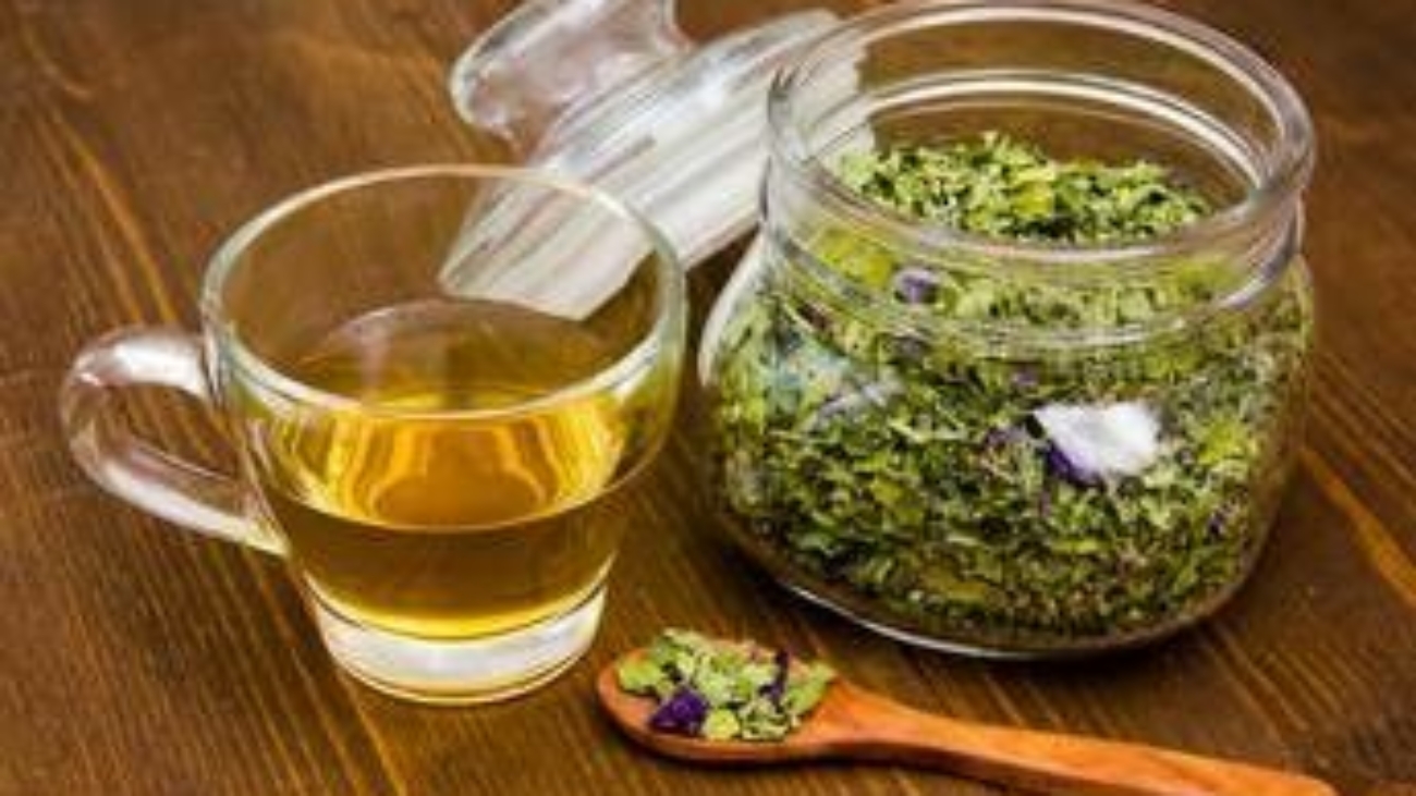 Brindisi prenatalizi. Nutrizionista: "Finocchi e tisane prima per ridurre i danni'