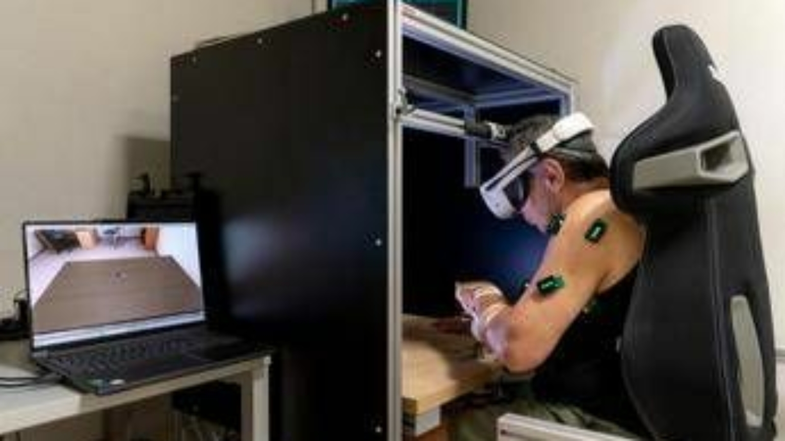 Riabilitazione post ictus, nuovo sistema con realtà virtuale e controllo mioelettrico