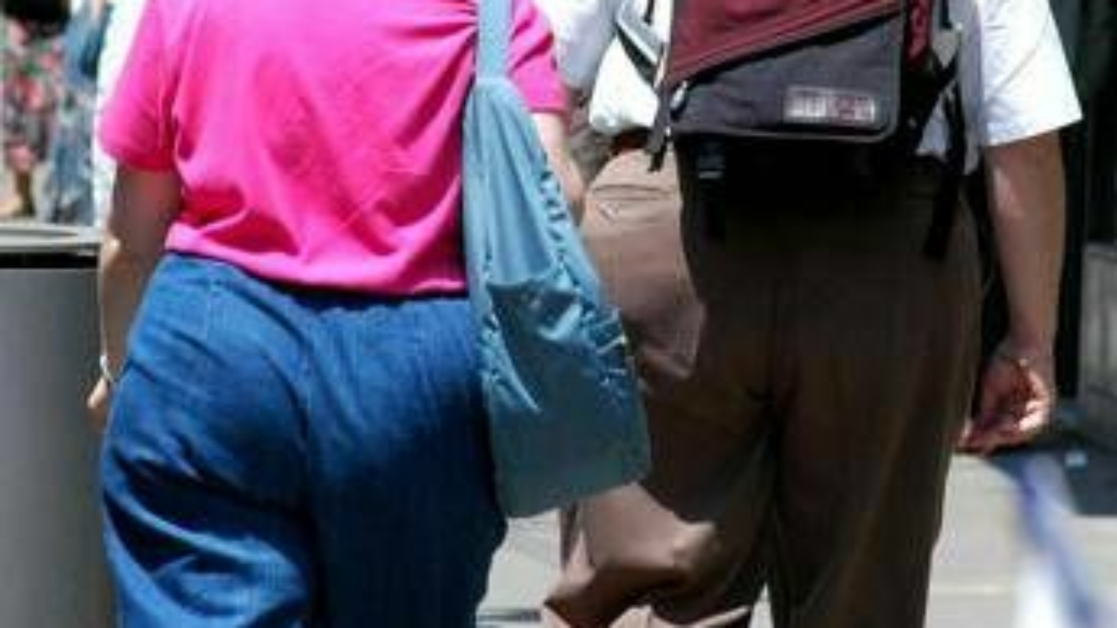 Oncologi Aiom: "In Italia fumo e sovrappeso restano importanti fattori di rischio"