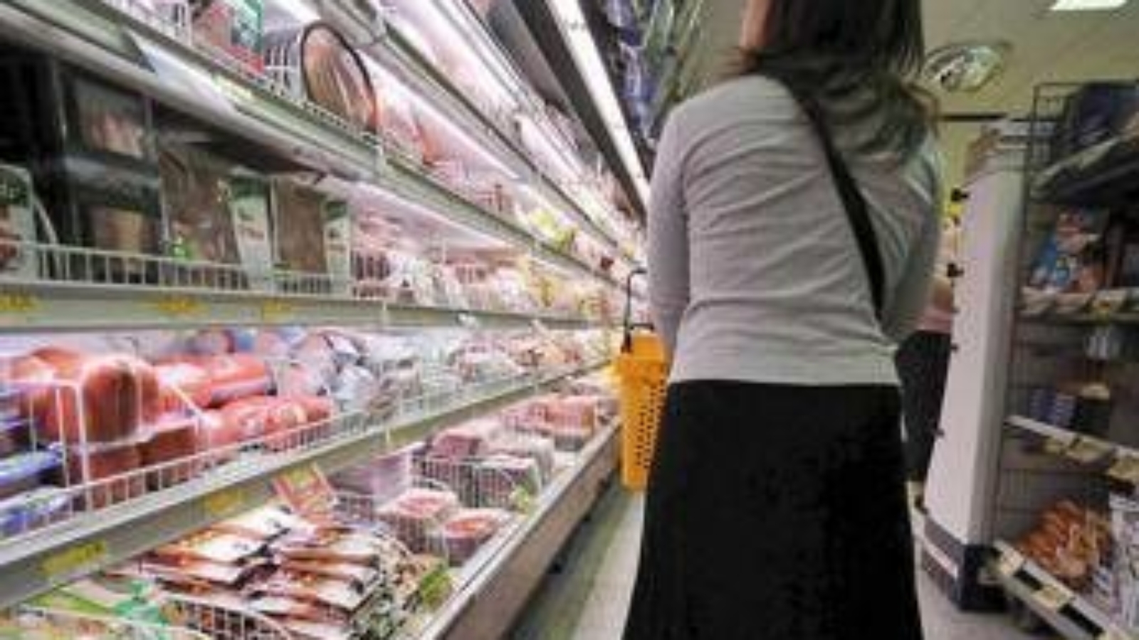 Alimentazione, nuovi anti obesità cambiano i consumi, giù spesa in ristoranti e supermarket