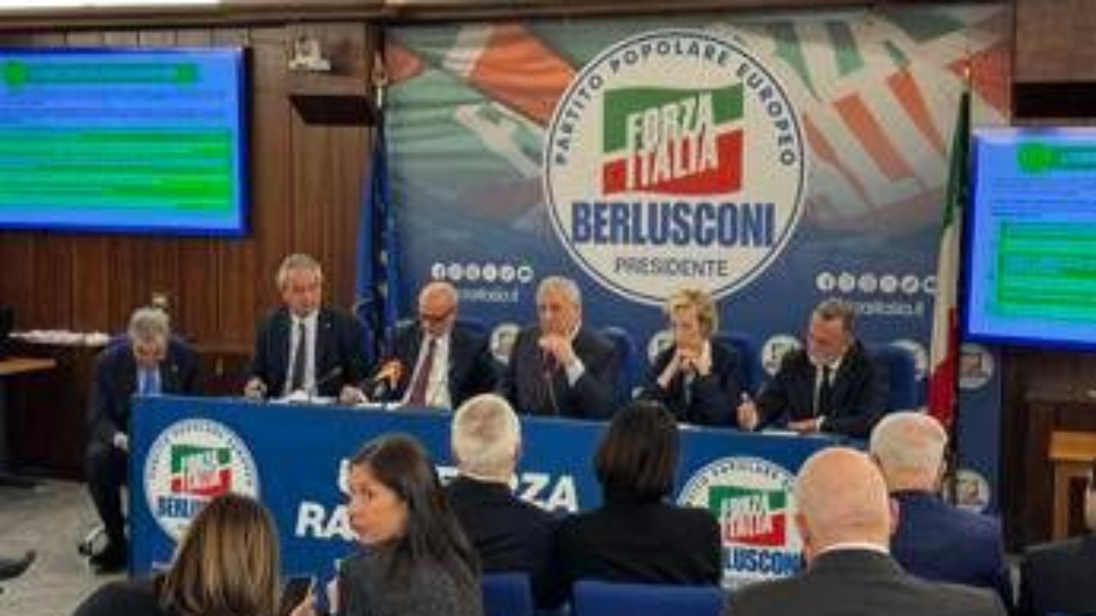 Tajani: "Per Governo è una priorità, puntare su medicina di prossimità"