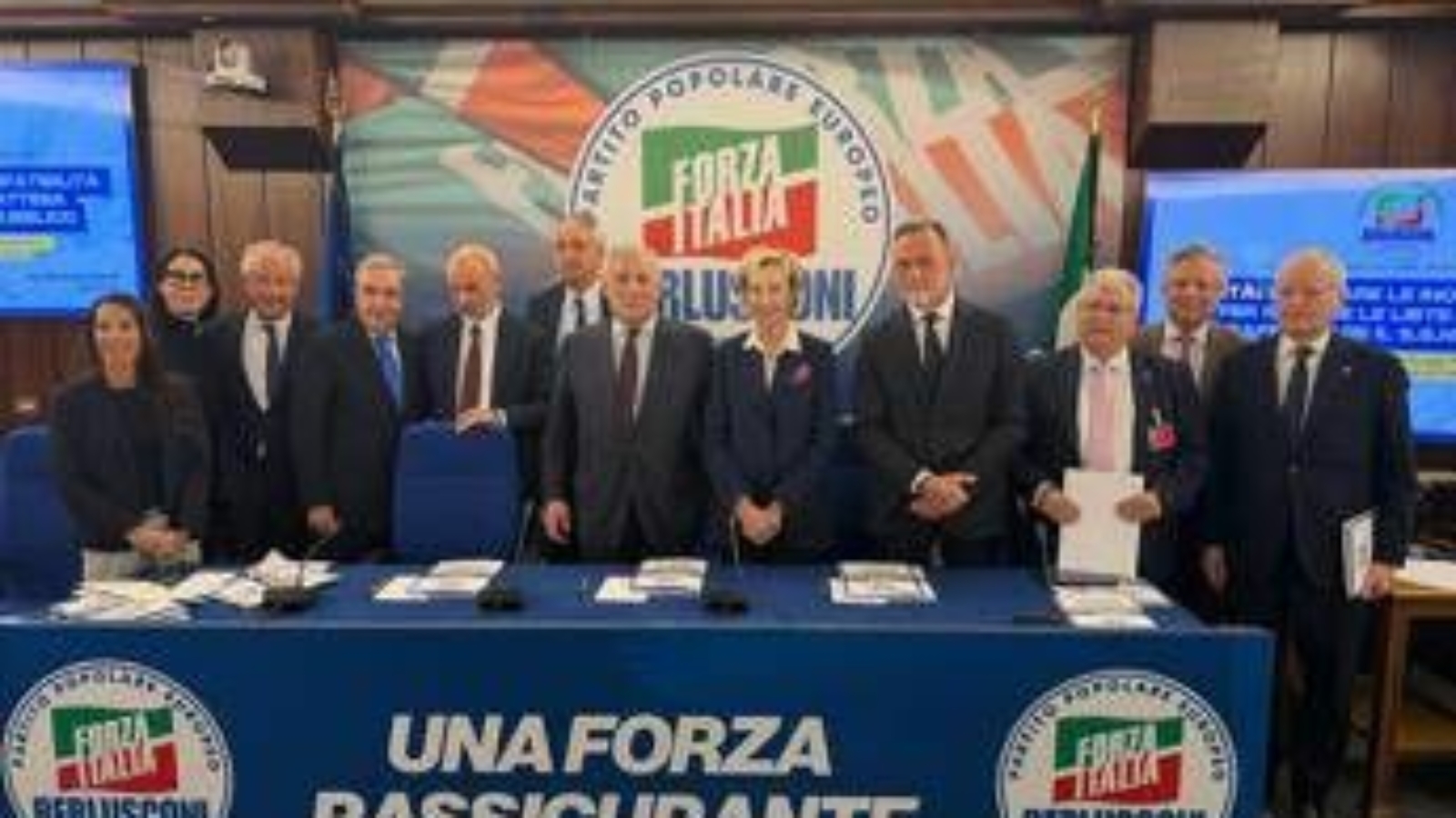 Sanità, Fi: "Eliminare incompatibilità medici Ssn per ridurre liste d'attesa e gettonisti"