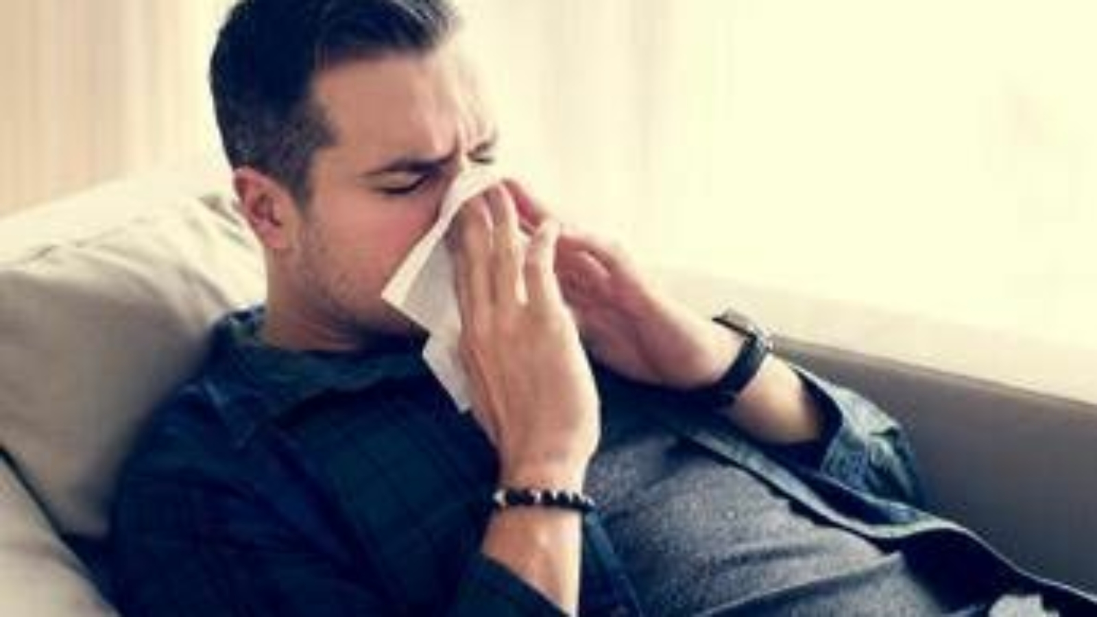 Tosse e stanchezza per oltre 20 giorni dopo l'influenza, i consigli del medico