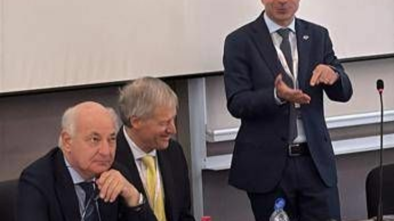 Tumori, esperti: "Il 2% dei ricoveri e 4% dei decessi da interazioni tra farmaci"