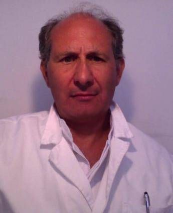 'Faccia a luna piena' e pelle sottile, è la sindrome di Cushing. Cos'è e come si cura