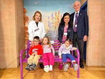 All'Irccs San Raffaele di Roma una panchina viola per l'epilessia
