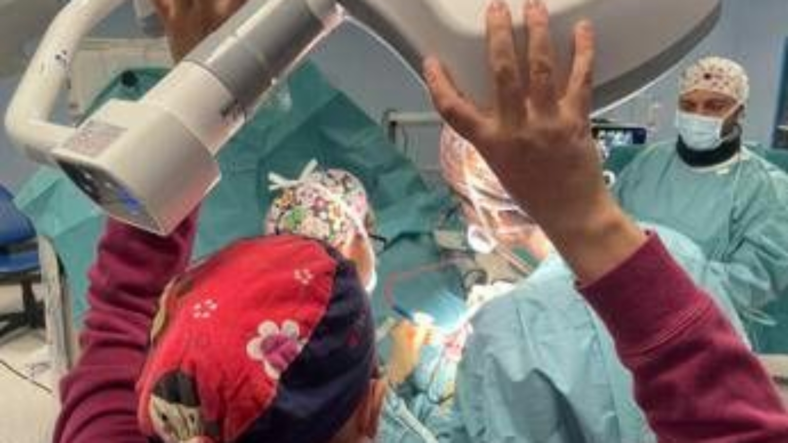 Medicina, intervento neurochirurgico da sveglio con ipnosi, rimossa lesione cervello