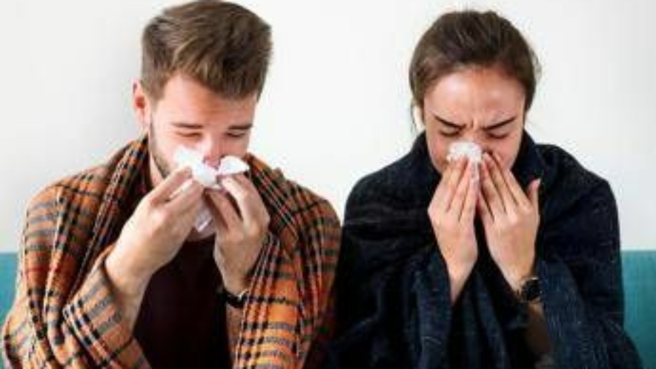 Torna il freddo, Pregliasco: "Stress per l'organismo, favorisce infezioni respiratorie"