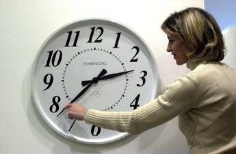 L'ora legale aumenta i rischi per cuore e crescono infortuni sul lavoro, i 5 consigli dell'esperta