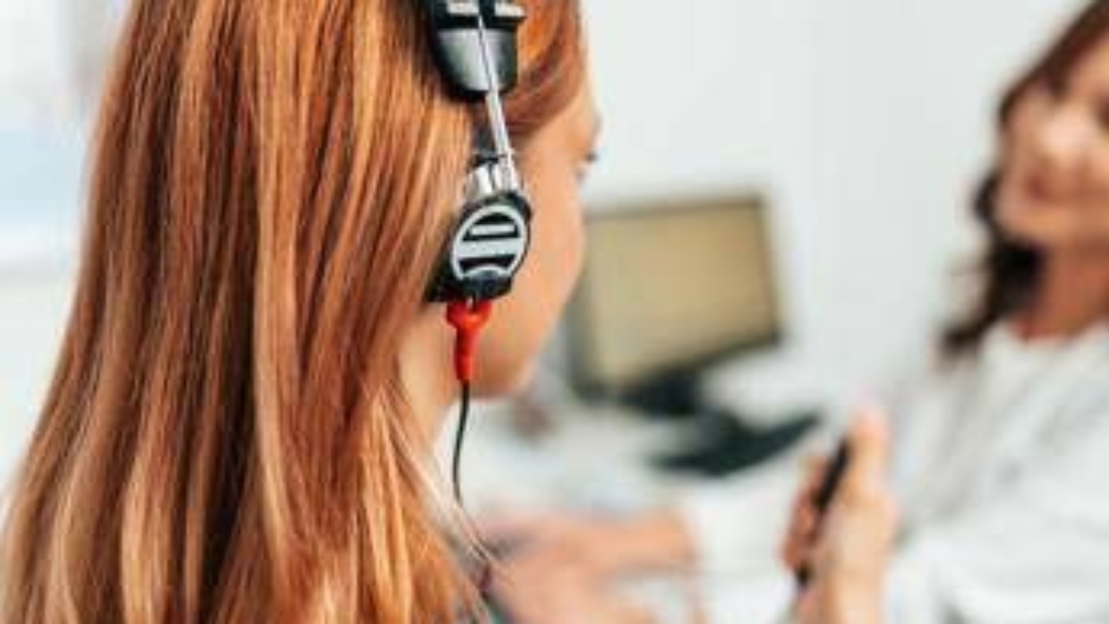 Udito a rischio per 1 mld di giovani, le iniziative di Amplifon nel World Hearing Day