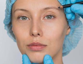 Chirurgia estetica in crescita, ma &egrave; rivoluzione 'soft': i trend dal seno ai filler