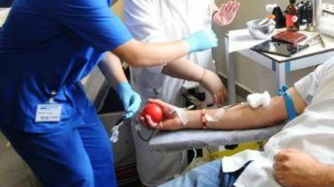 Sangue solo da donatori non vaccinati, è boom di richieste e negli Usa scatta l'alert