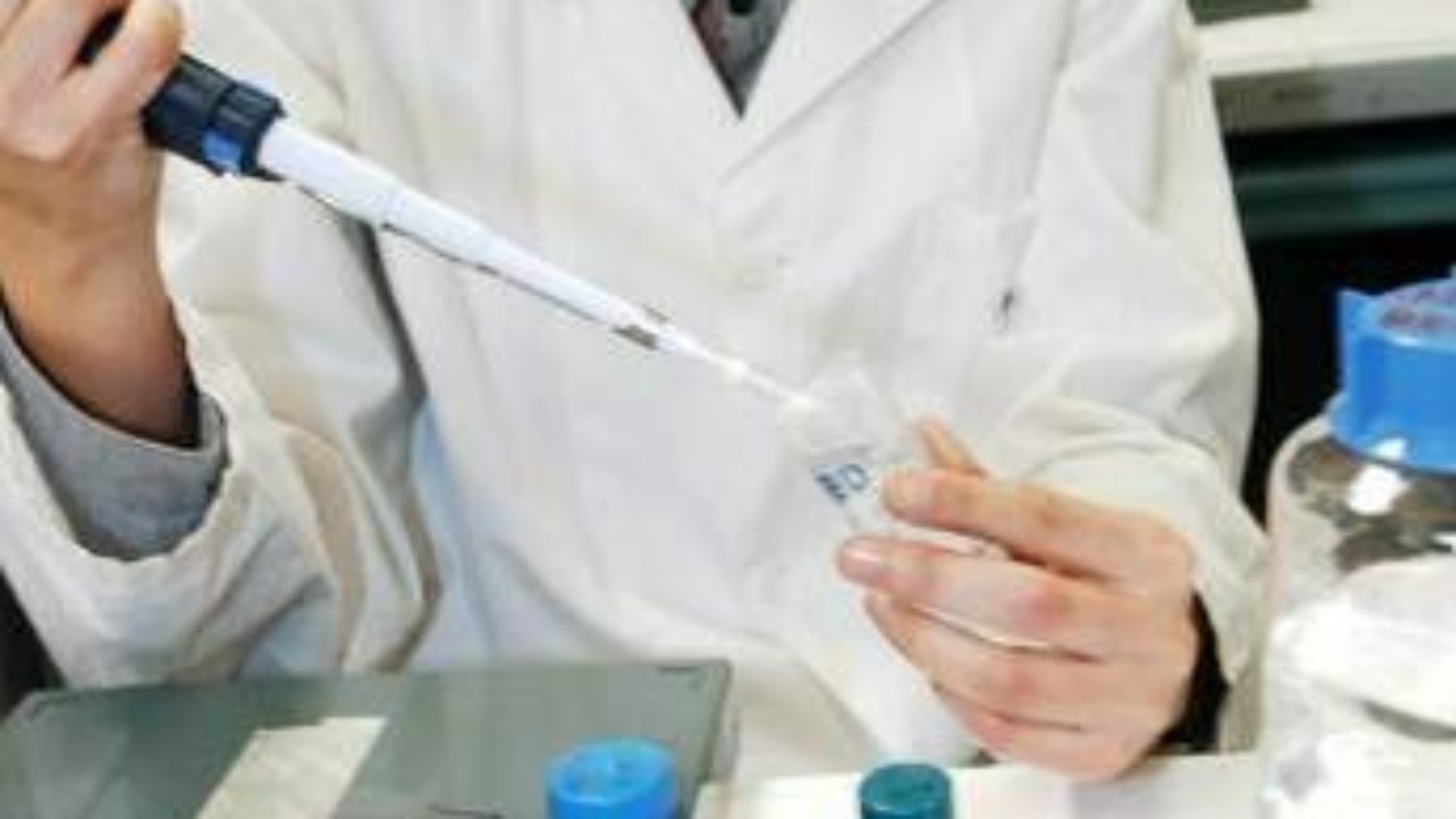 Tumore al seno, scoperto interruttore molecolare che frena la progressione